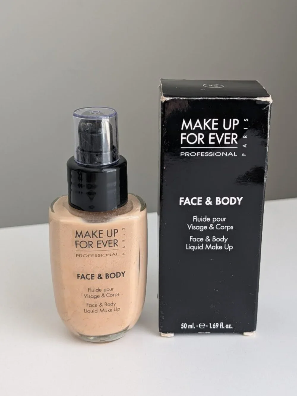 Make Up For Ever Face & Body Liquid Make-up Shade #32 New with Box Discontinued